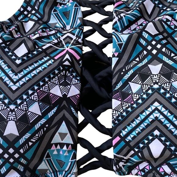 Rue Blue Geometric Cutout High Neck Halter Swim Top - Picture 4 of 7